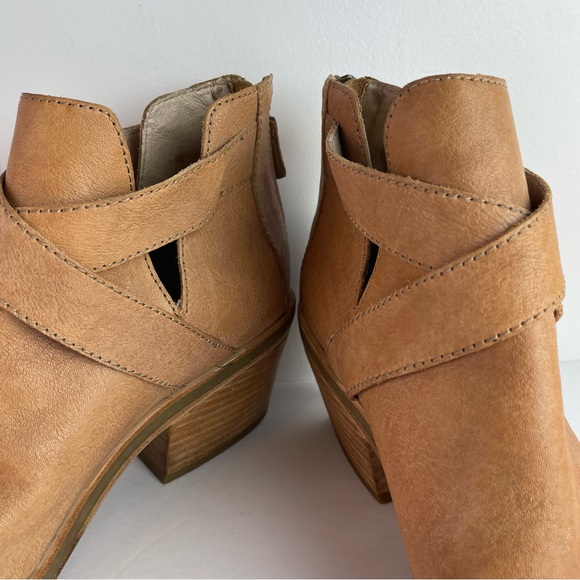 Eileen Fisher Derby Tan Leather Ankle Boots - Picture 2 of 9